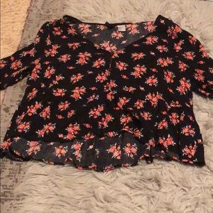 Mid crop ruffled top